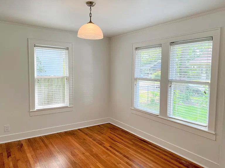 Master Bedroom w/ Closet (not shown)