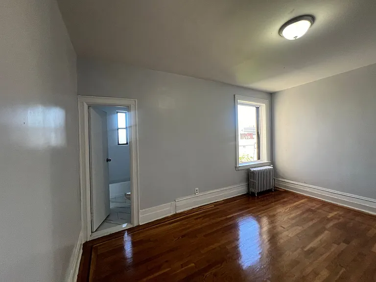 Sevilla Grande - Renovated Units at Journal Square Path — Photo 4