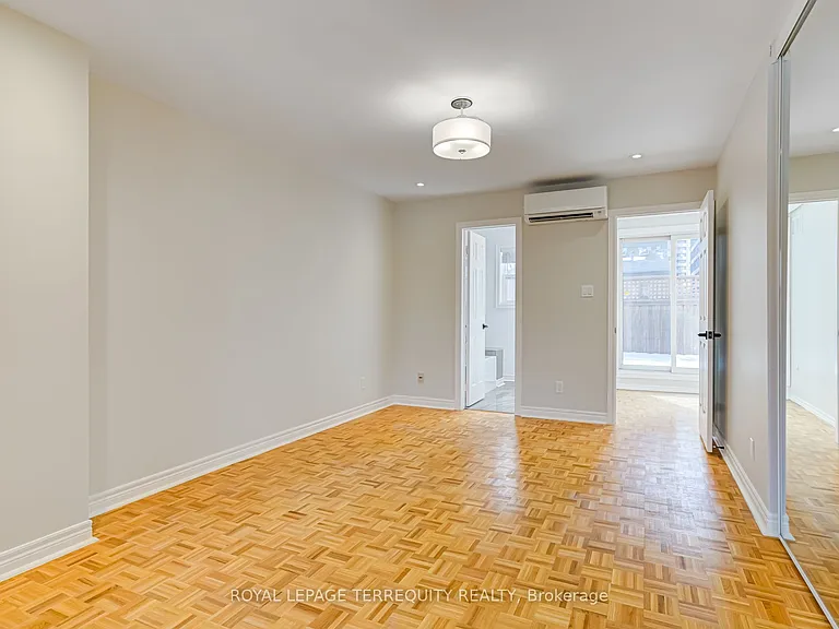 244 George St — Photo 32