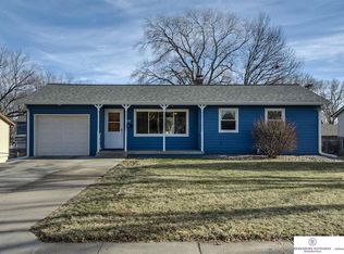 921 S Harrison St, Papillion, NE 68046