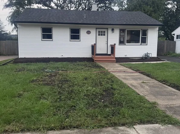 1009 Plaza Dr, Joliet, IL 60435