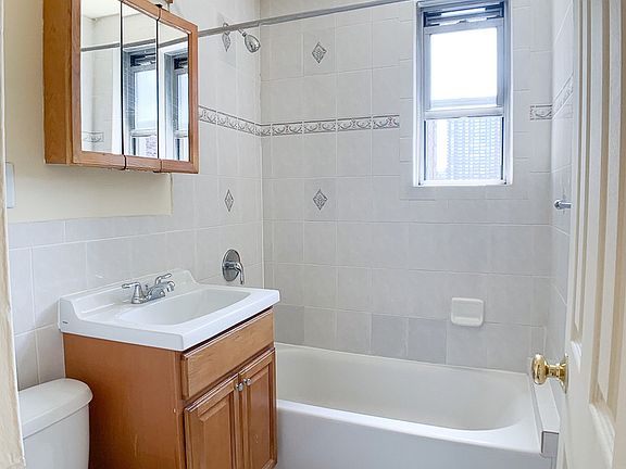 4th image of 710 2nd Ave #14C