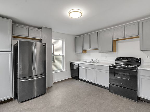 5th image of 131 Ross St