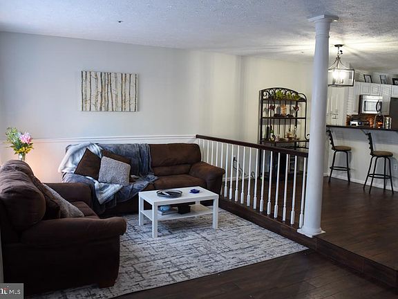 2nd image of 12827 Carousel Ct
