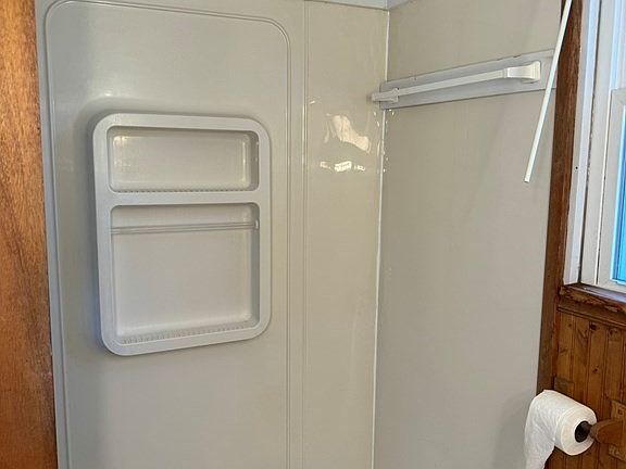 5th image of 292 Shrewsbury St