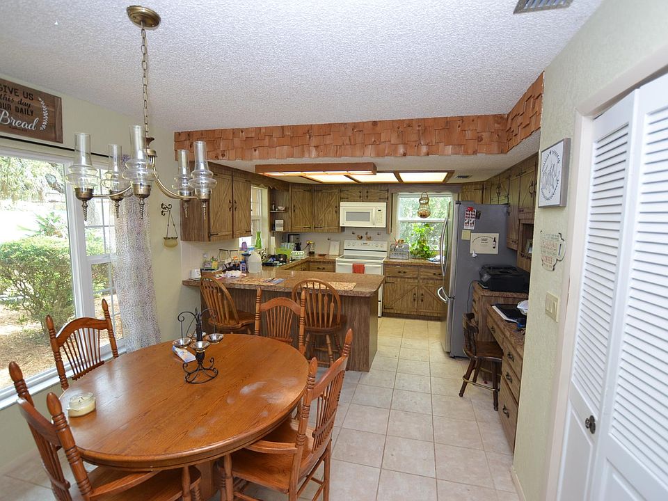 Eat in kitchen