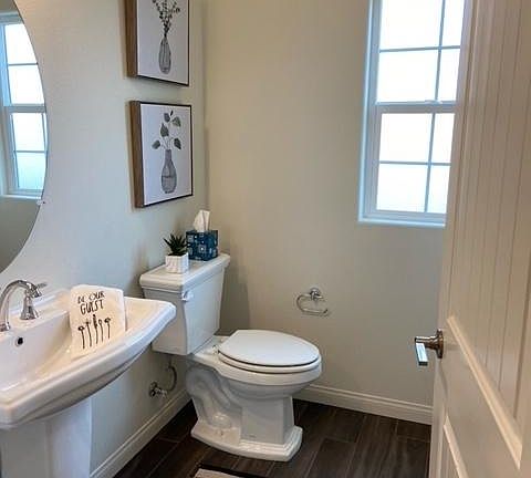 5th image of 264 Scarlett Cir