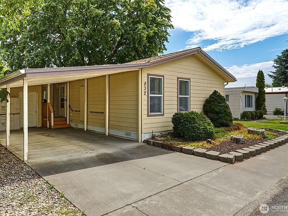2nd image of 832 SE Scenic View Drive