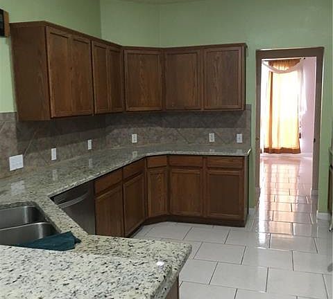 5th image of 1601 Belvedere Pl