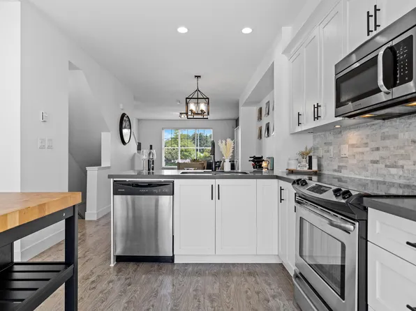 16228 16th Ave #36, Surrey, BC V4A 1S7
