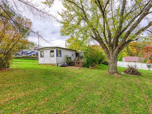1229 Washington St SW, Sherrodsville, OH 44675