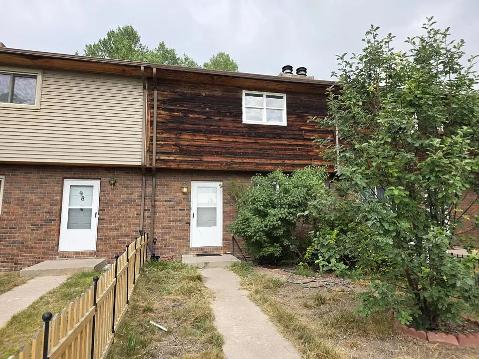 100 Clover Ct