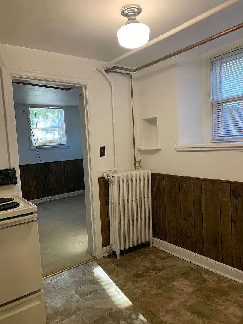 707 Broadway N — Photo 3