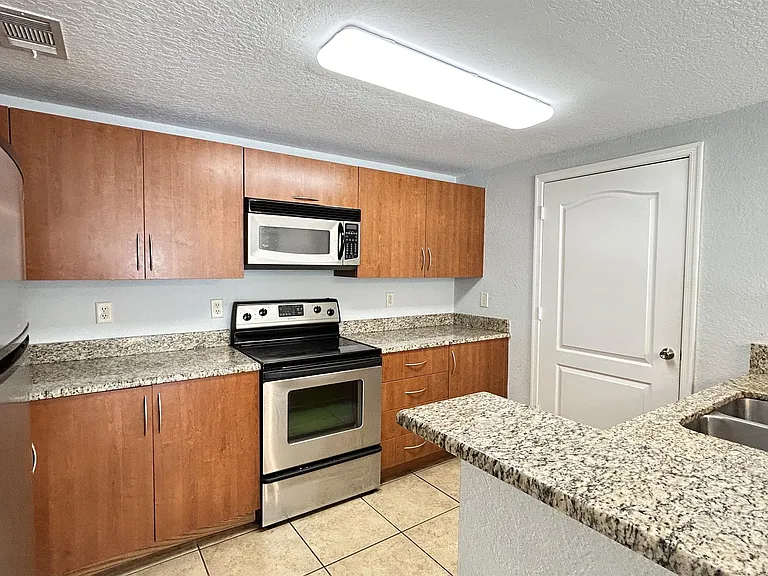 138 SW Peacock Blvd #106 — Photo 5