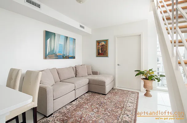 Rented by aptsandlofts.com | media 6