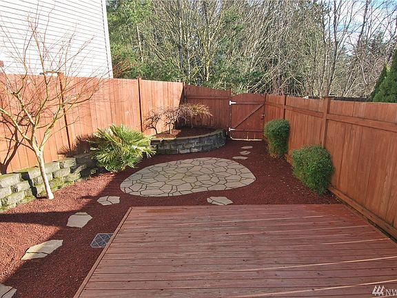 2nd image of 166 NE Tucannon Ct