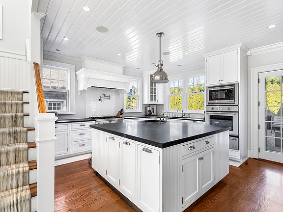 3rd image of 31 Gould St