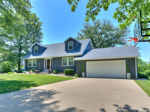 1736 Inwood Dr, Knoxville, IA 50138