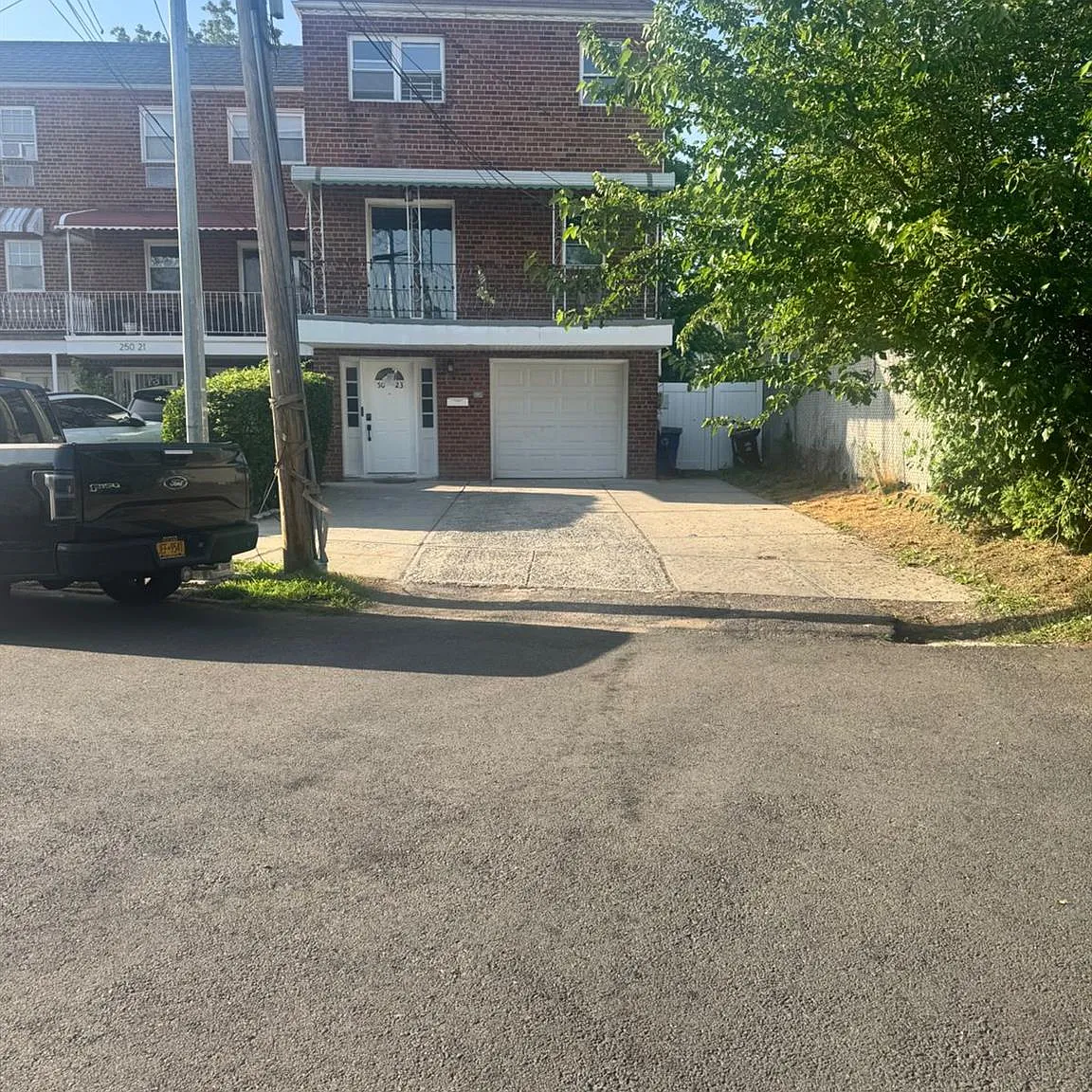 4 bed, 1.5 bath, 3220 sqft, $4,300 — Photo 1