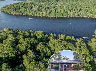 119 N Eastwood Dr, Greentown, PA 18426