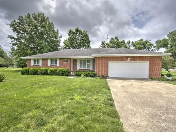 2311 Sands Dr, Decatur, IL 62526