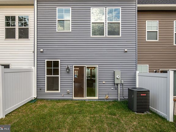 4th image of 241 Lake Front Dr #L008