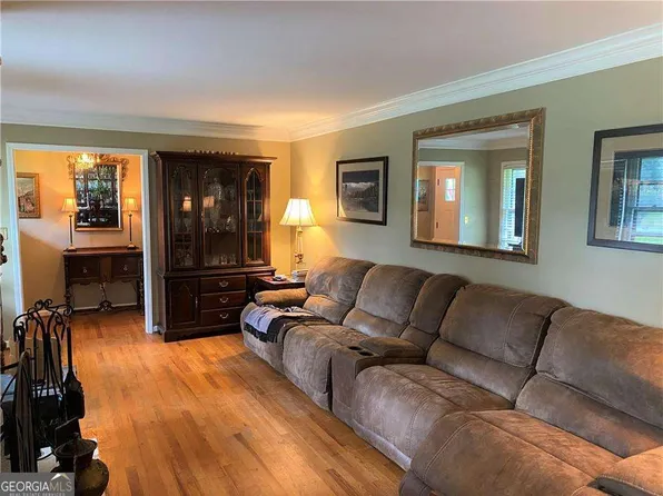 3727 Rainbow Cir, Snellville, GA 30039
