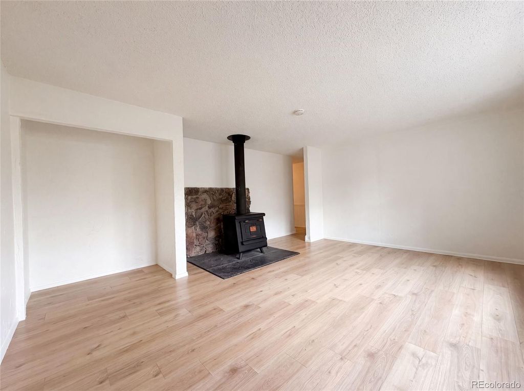 1307 Redwood Drive