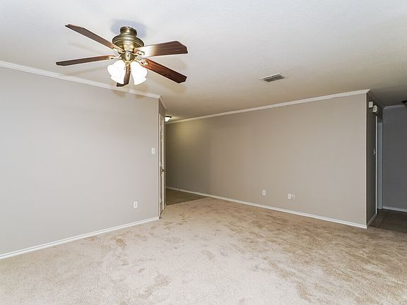 3rd image of 1720 Rialto Way
