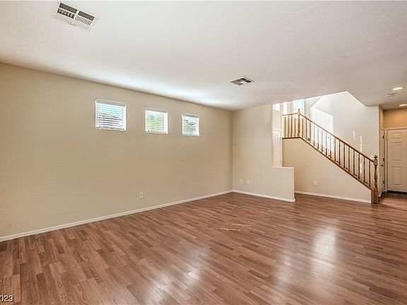 4th image of 519 Sterling Spur Ave