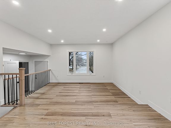 3rd image of 1858 Aldersbrook Rd