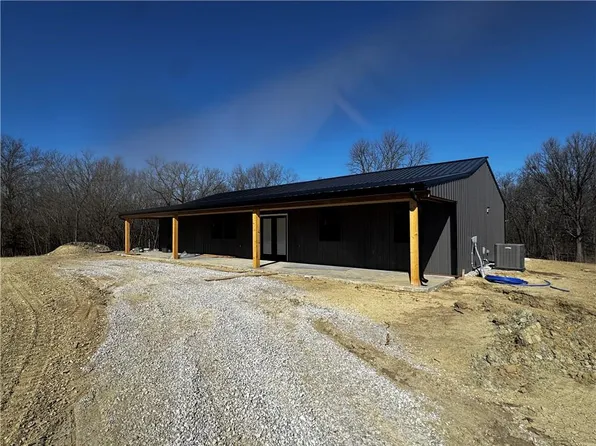 7266 NW State Route Ff, Adrian, MO 64720
