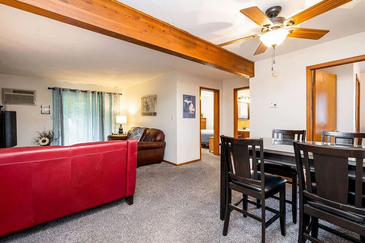 2 bed, 1.0 bath, 893 sqft, $1,218 — Photo 2