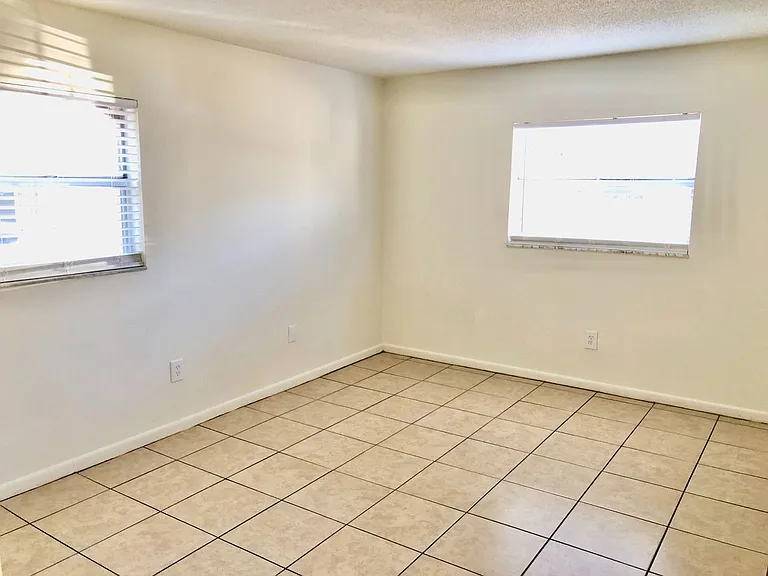 722 S Ingraham Ave — Photo 15