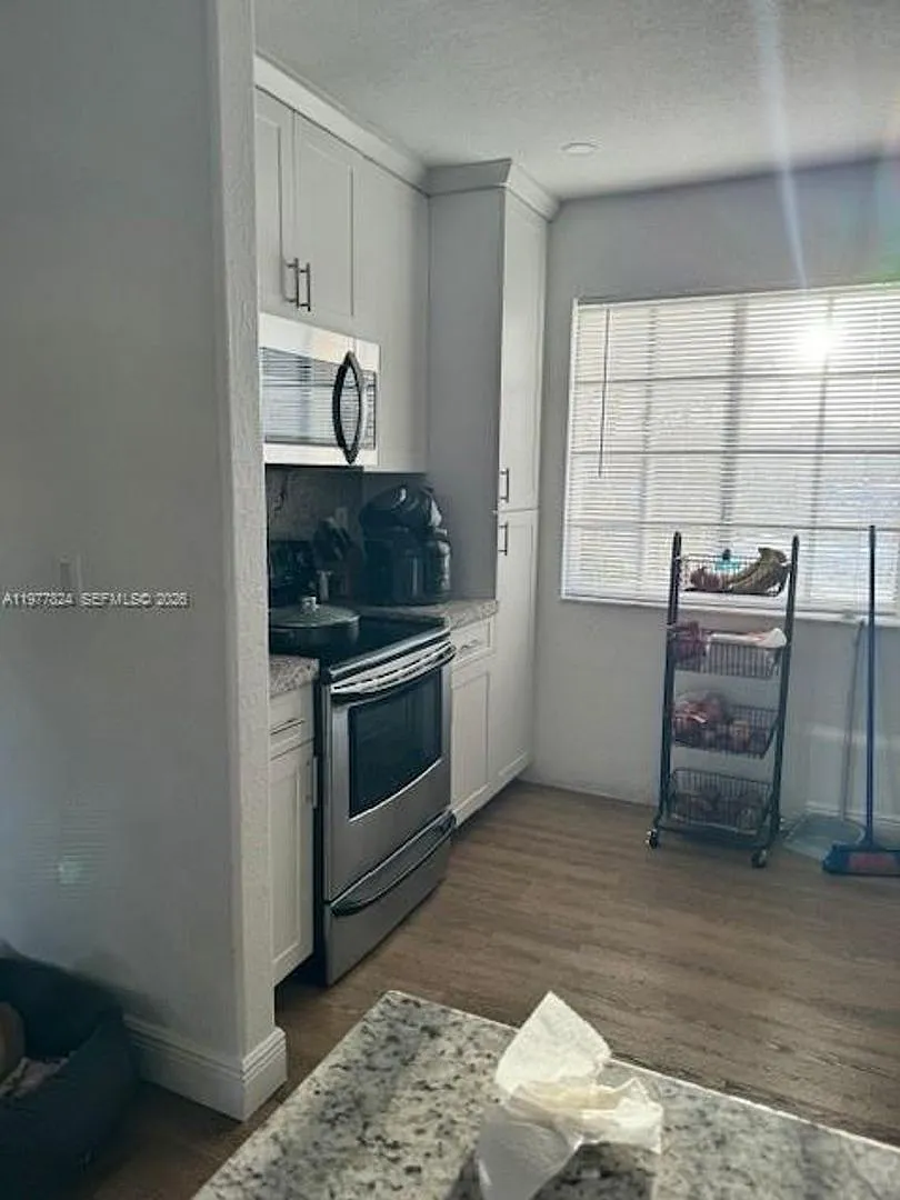 1325 W 4 Lane, Hialeah, FL 33010 — Photo 2