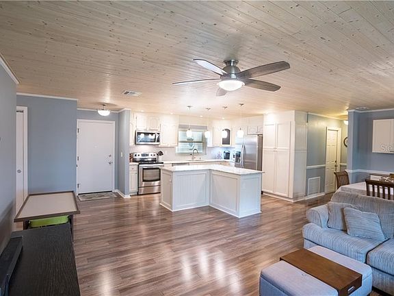 4th image of 108 Ludlow Dr