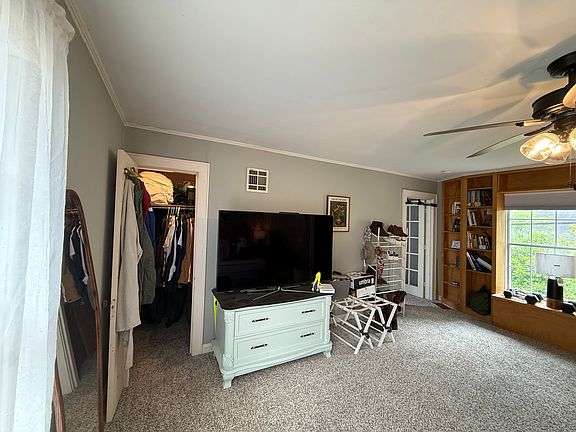 3rd image of 919 Monrovia St #2