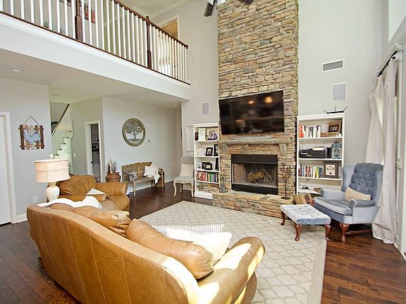 3rd image of 2707 Lee Road 42