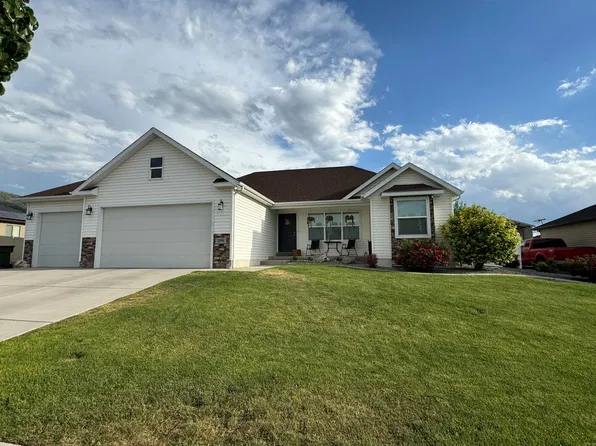 2098 E Ravine Rd, Enoch, UT 84721