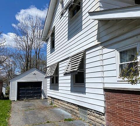 2nd image of 1737 Bonnie Brae Ave NE