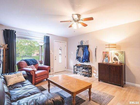 4th image of 5704 N Monterey Ct
