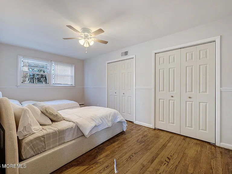 351 Hollywood Ave — Photo 10
