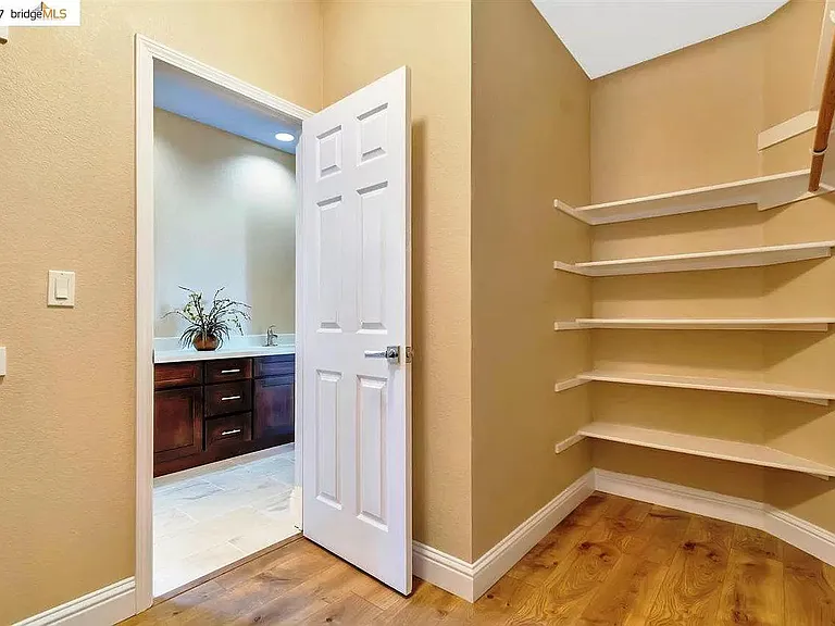 4724 Cove Ln — Photo 24