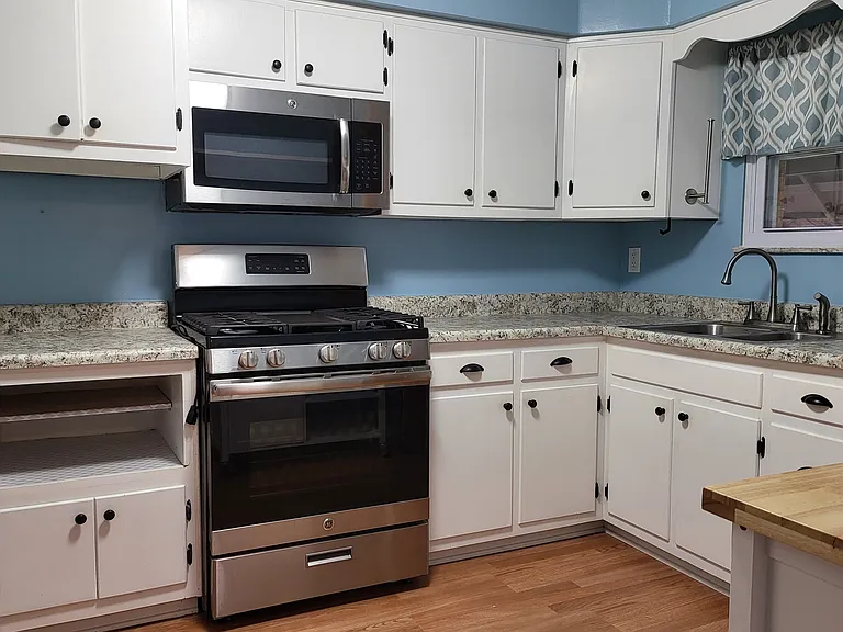 2128 Carolina Ave — Photo 6