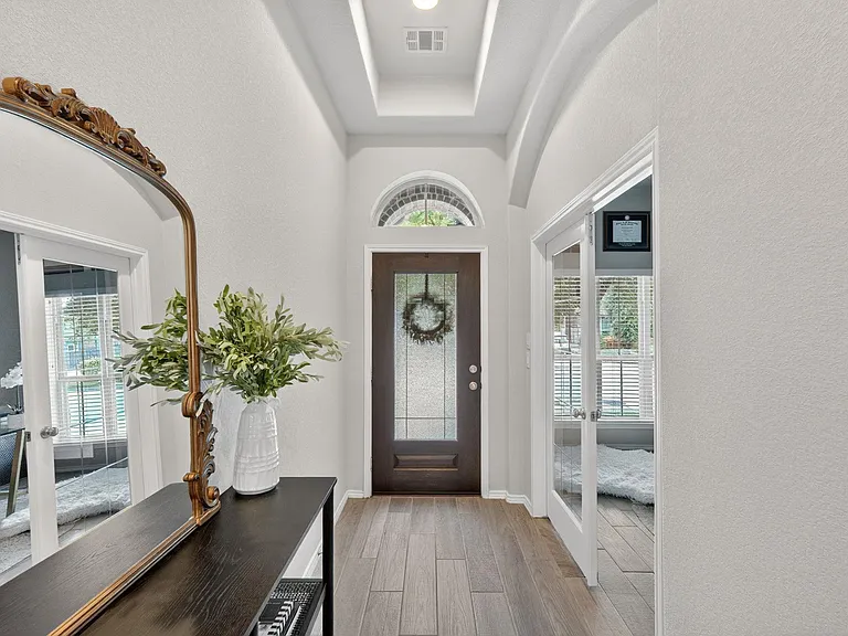 209 Lacey Oak Loop — Photo 4