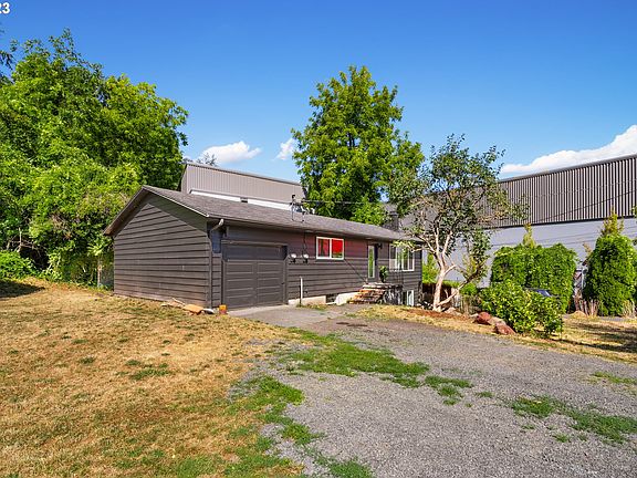 3rd image of 4435 SE Johnson Creek Blvd