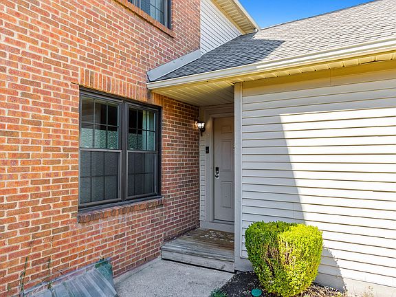 3rd image of 1179 Cambridge Way