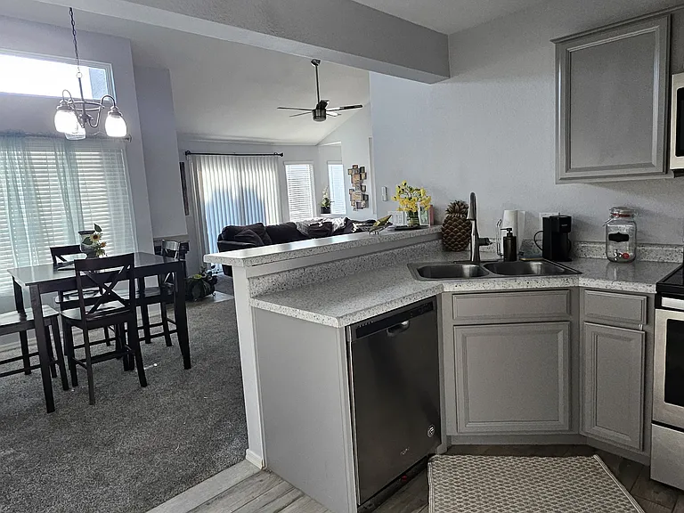 9435 N 59th Ave #3 — Photo 14