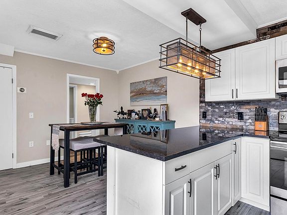 4th image of 3167 Gardens East Drive #A