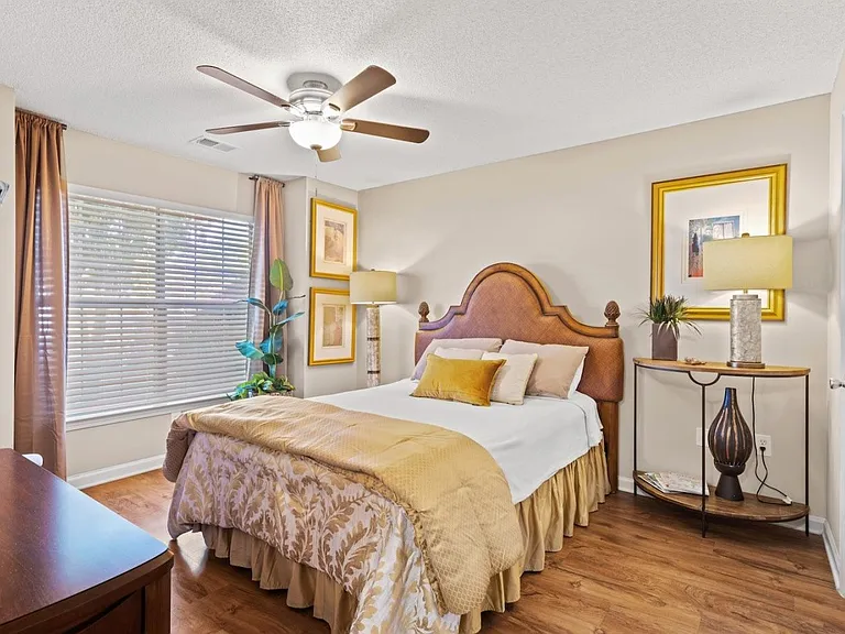 Palmetto Pointe Apartment Homes — Photo 32